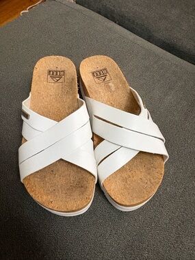 Reef Women’s White Cork Crossover Slide Mules